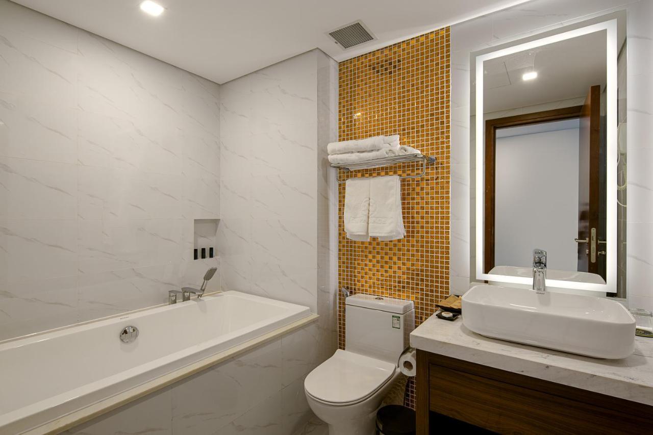 Twin Room Bath,1088162542:JPEG